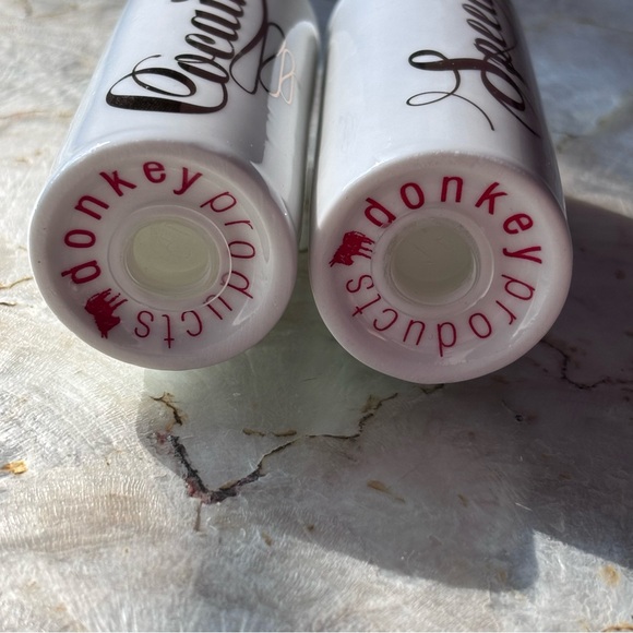 Salt & Pepper Shakers with Gold Writing - Picture 4 of 4